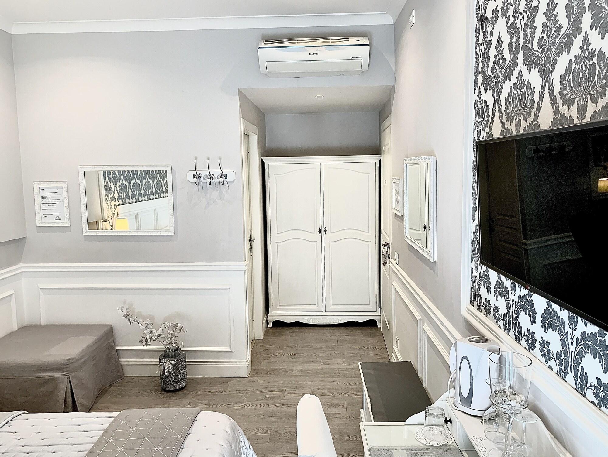 Charme & Chic Bed & Breakfast Рим Екстериор снимка