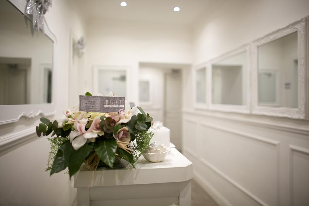 Charme & Chic Bed & Breakfast Рим Екстериор снимка