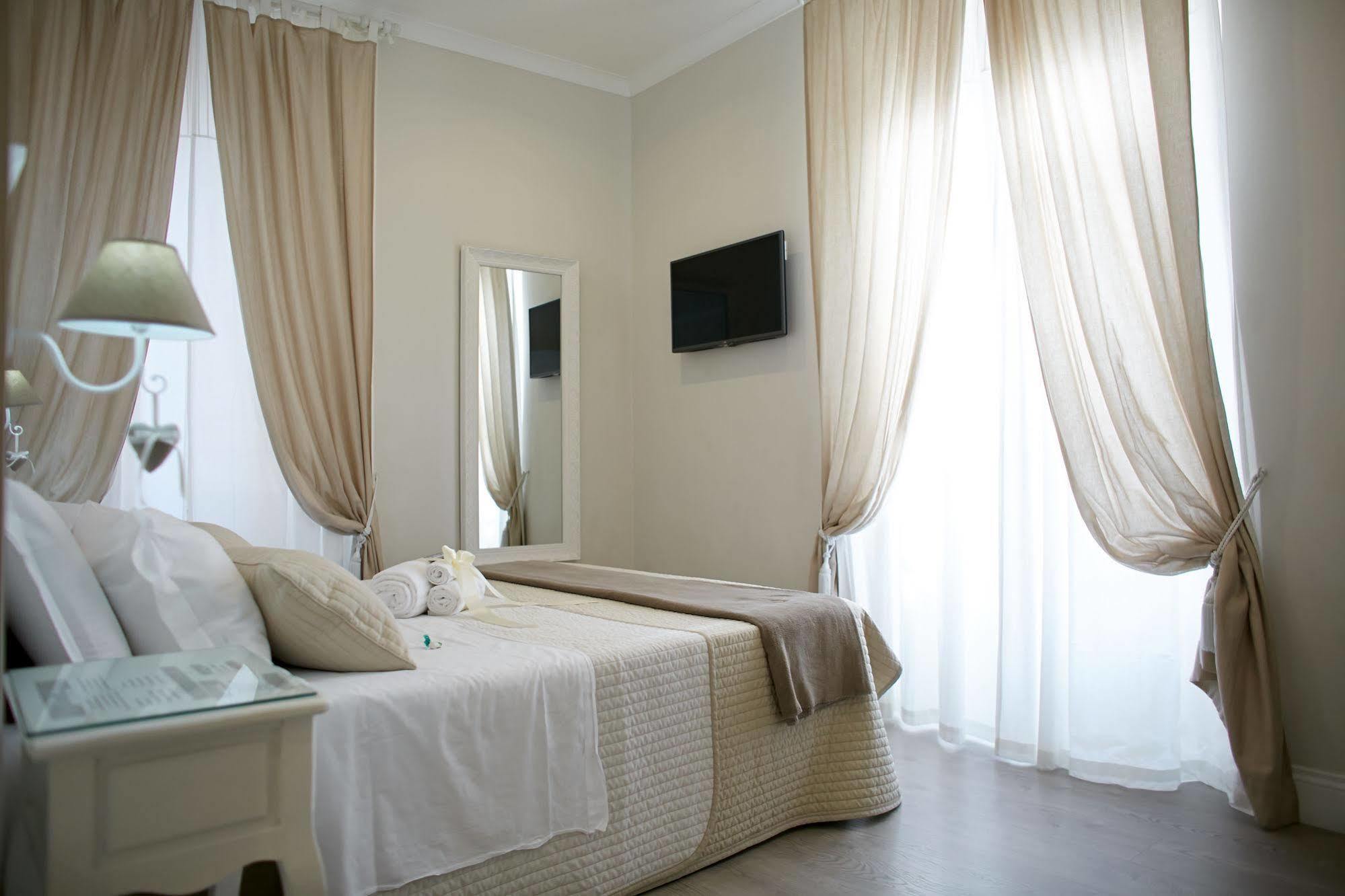 Charme & Chic Bed & Breakfast Рим Екстериор снимка