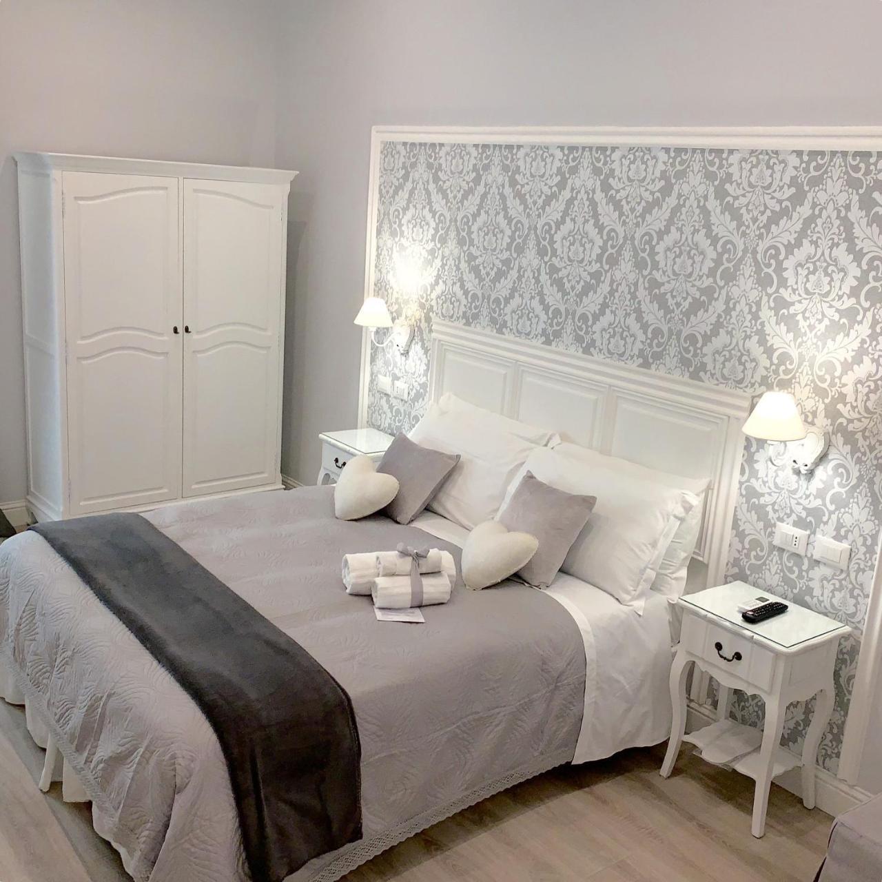 Charme & Chic Bed & Breakfast Рим Екстериор снимка