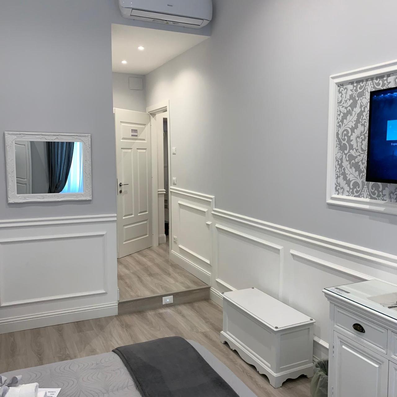 Charme & Chic Bed & Breakfast Рим Екстериор снимка