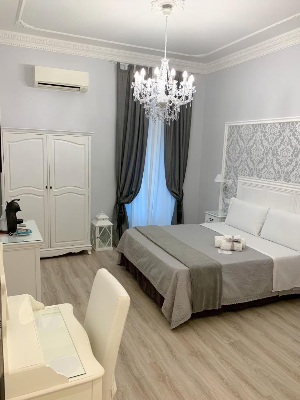 Charme & Chic Bed & Breakfast Рим Екстериор снимка