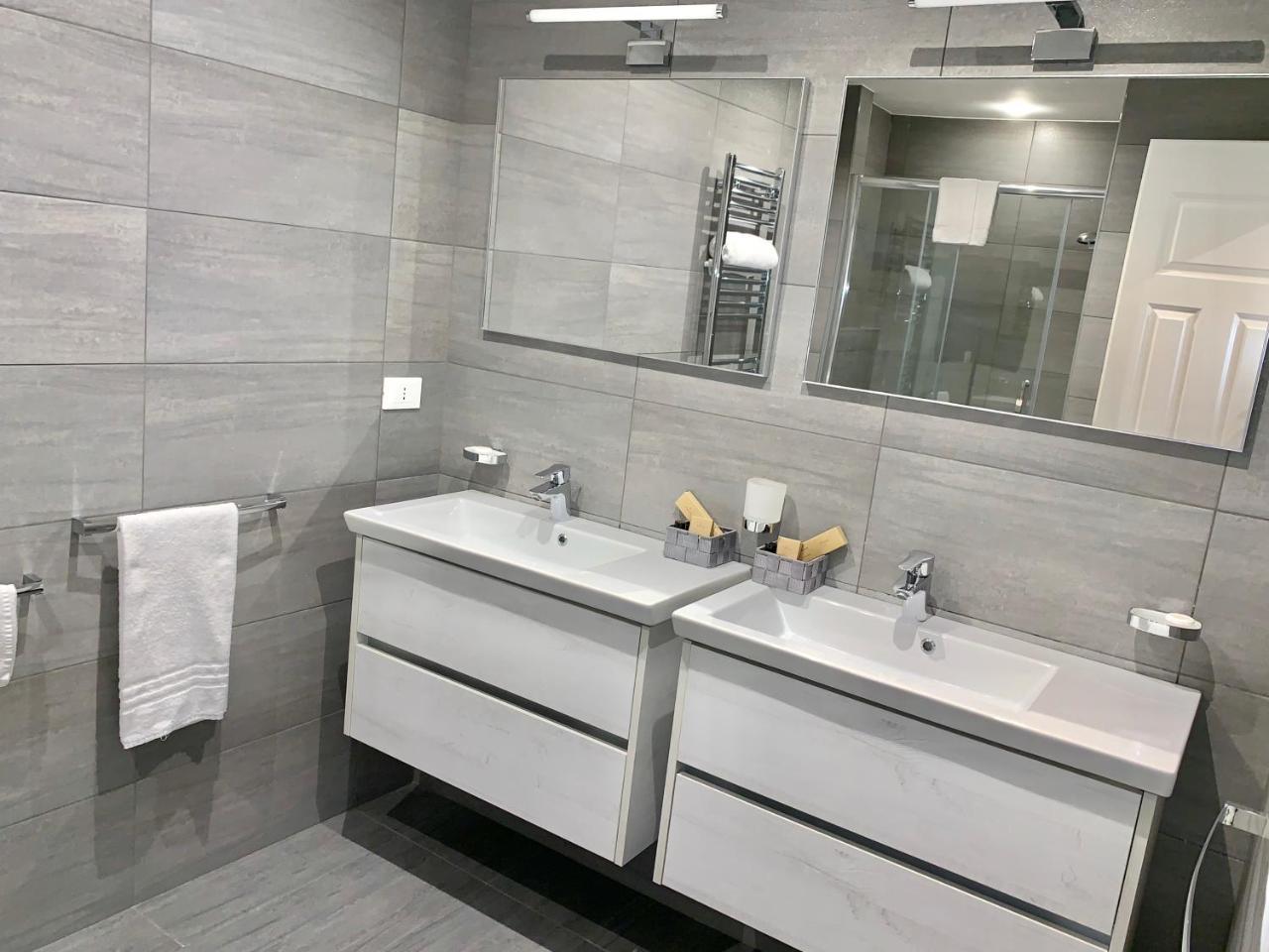 Charme & Chic Bed & Breakfast Рим Екстериор снимка