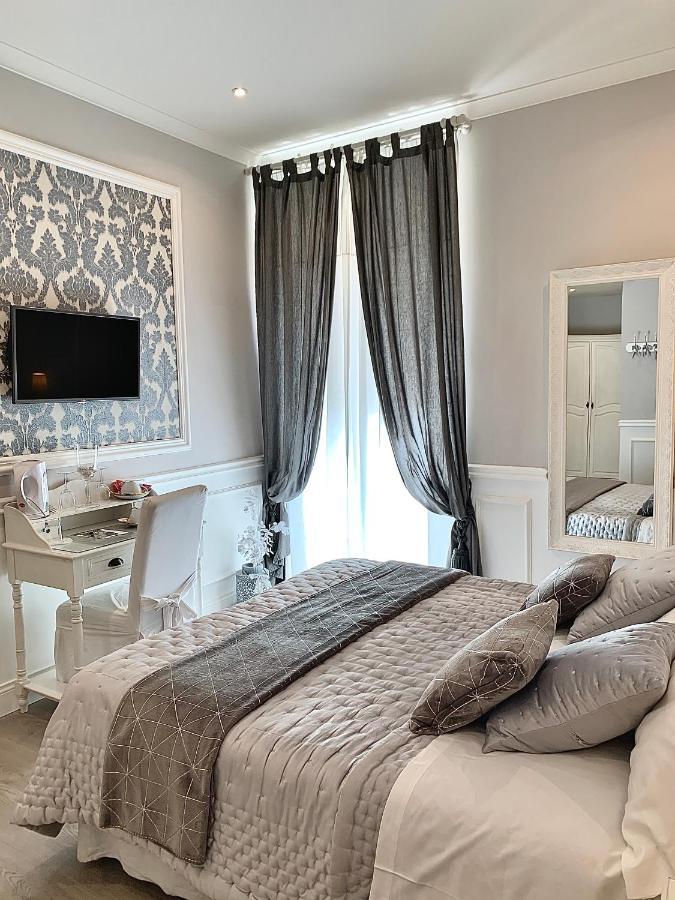 Charme & Chic Bed & Breakfast Рим Екстериор снимка