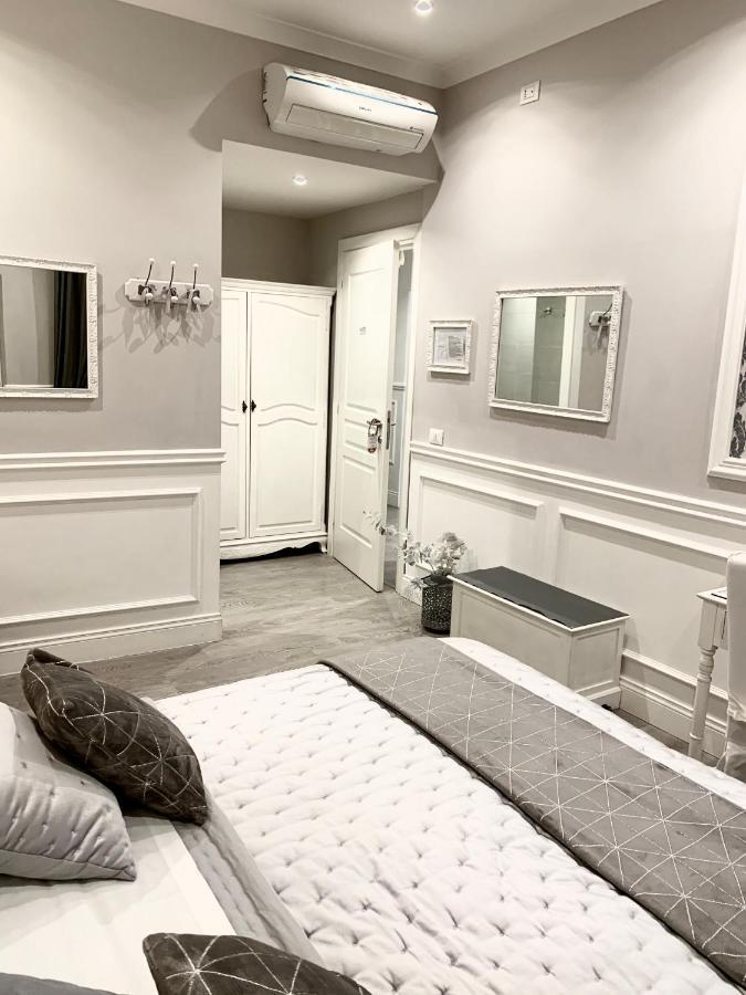 Charme & Chic Bed & Breakfast Рим Екстериор снимка